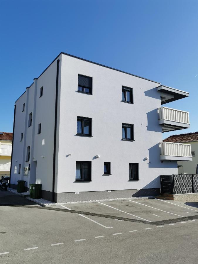 Apartment Misic Trogir Exteriör bild