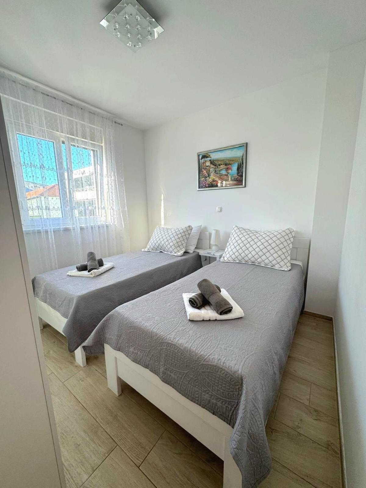 Apartment Misic Trogir Exteriör bild