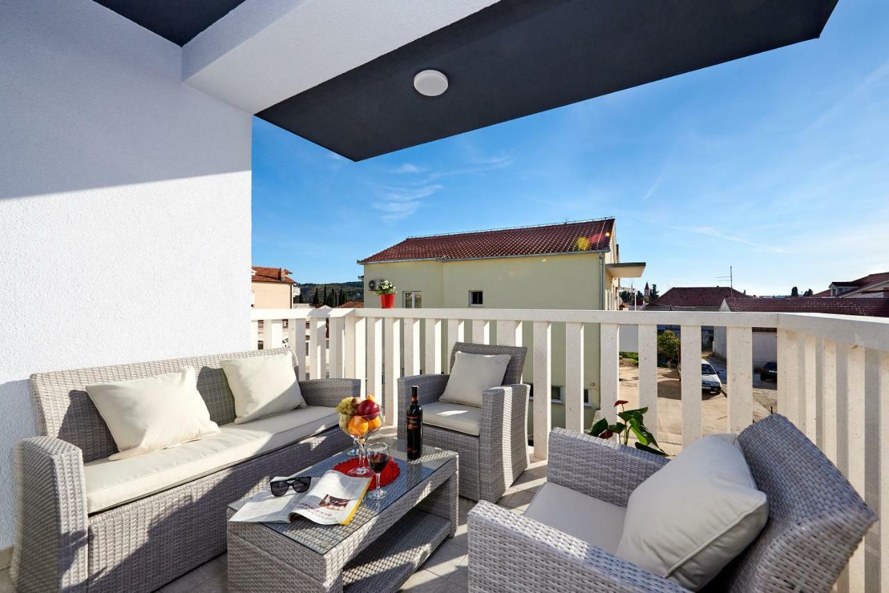 Apartment Misic Trogir Exteriör bild