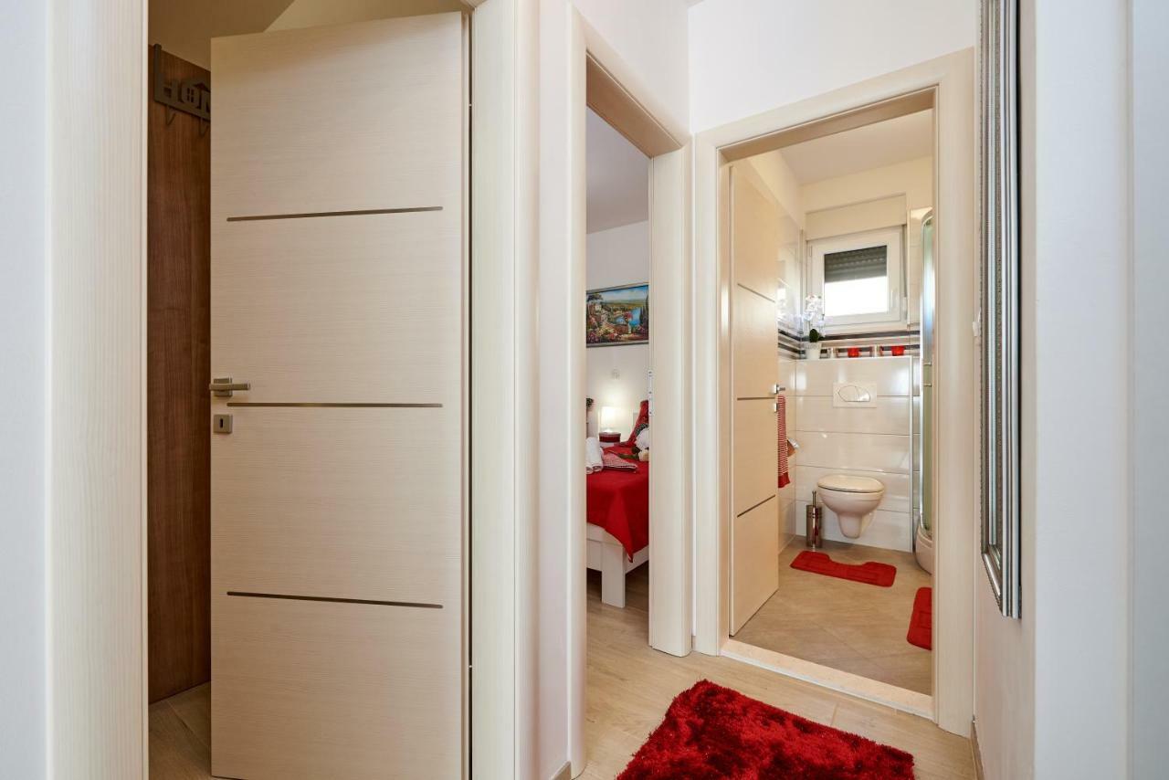 Apartment Misic Trogir Exteriör bild