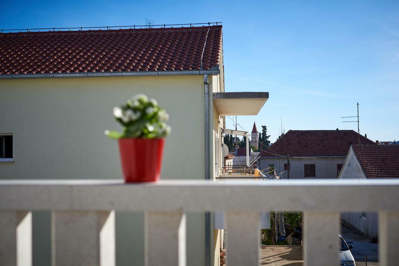 Apartment Misic Trogir Exteriör bild